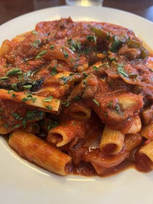 Chicken cacciatore with rigatoni