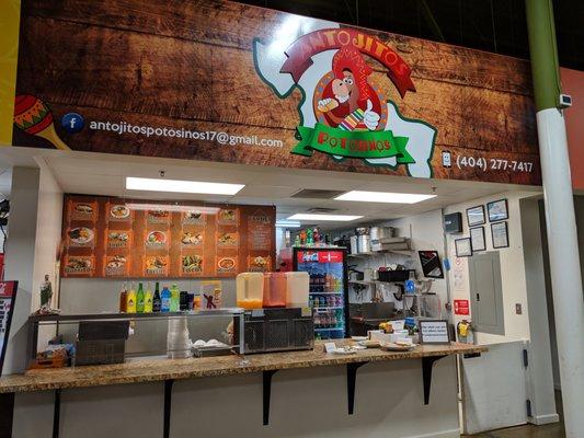 Storefront, located inside the food court at Plaza Las Americas.