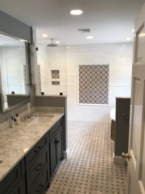 Open concept bath with radiant floor heating