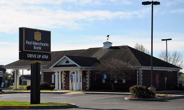 First Merchants Bank on East Columbia Street in Flora IN