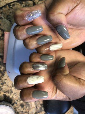 Grey marble nails