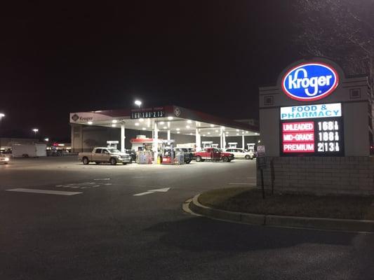 2015-12-30; Kroger Fuel Center - Poplar Plaza, Memphis TN