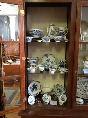 Large selection of 18th century porcelain