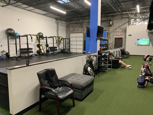 Gym space and golf space. It's like cats and dogs, living together in harmony. Bananas!