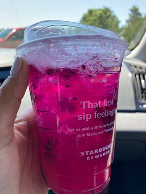 Dragon Fruit Refresher, 05.02.2023.