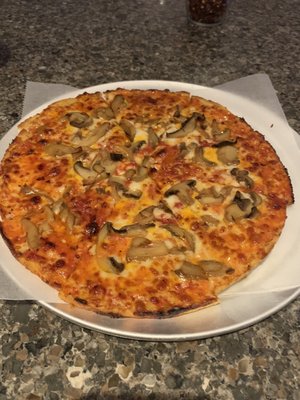 Delicious mushroom pizza