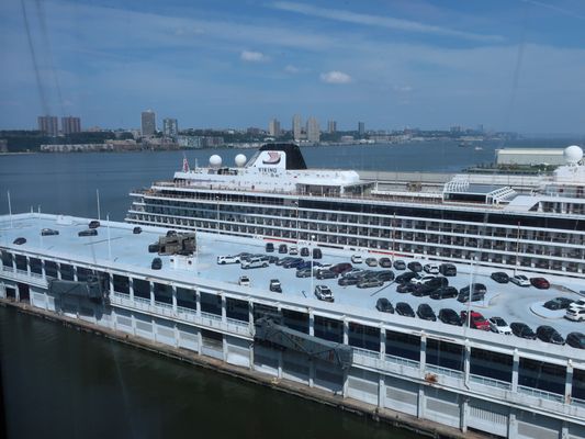 Looking north on the Hudson River from the MCT.  Actually from the 16th deck of the docked Norwegian Joy.