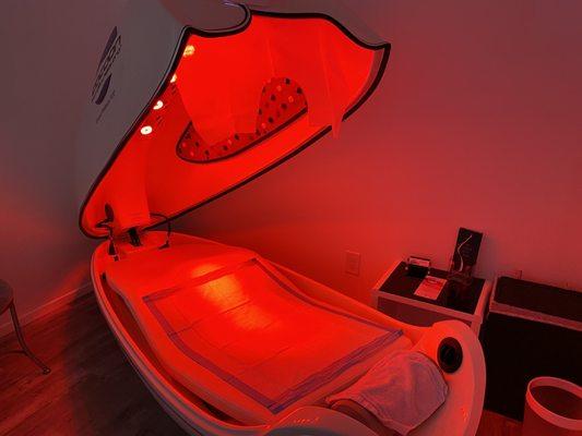 Cool infrared sauna pod