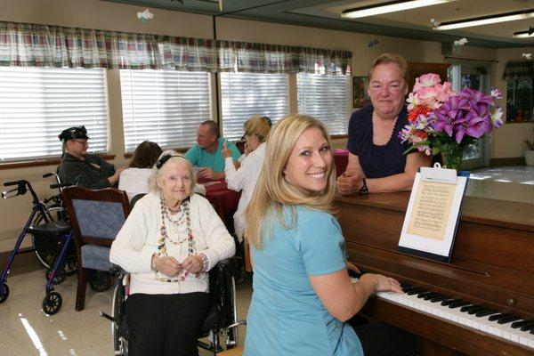 Group piano time.