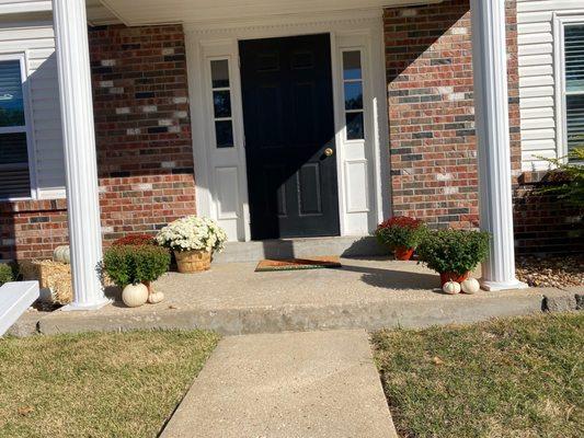 The mums and doormat were from Market Basket.