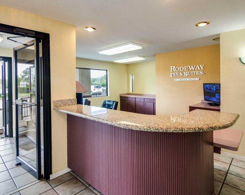 Rodeway Inn & Suites Hwy 290 NW