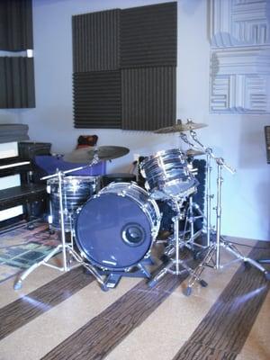 house drumkit--1968 Ludwig w K cymbals.