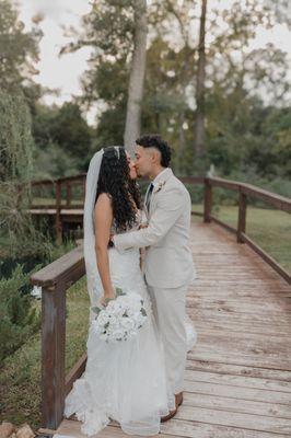 Wedding by the lake