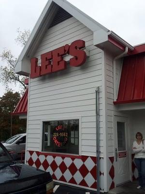 Lee's Famous Recipe Chicken