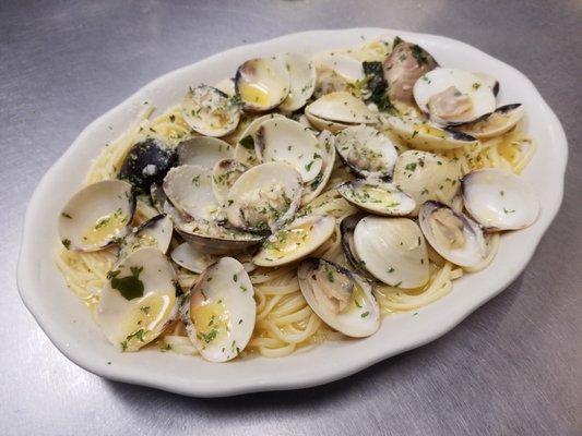 Entrée - Linguini White Clam Sauce