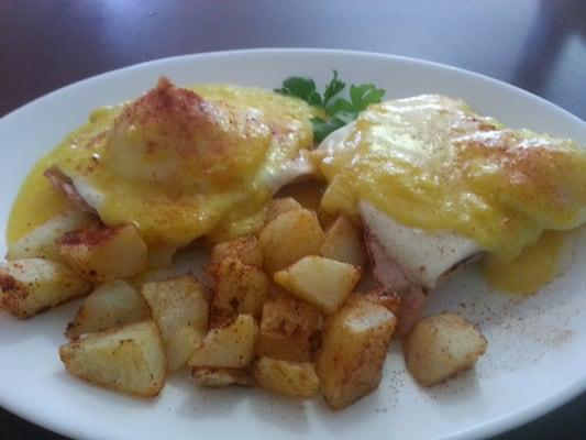 Today I went to Dianes Place and had the best eggs benedict ive ever had! Will definitely be coming here more often! :)