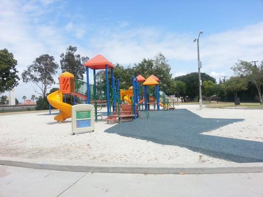 CASCADE PARK PLAYGROUND