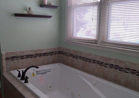 7 foot tiled soaking tub