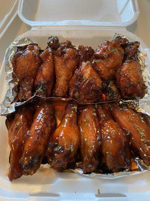 12 Piece Wings honey hot and BBQ