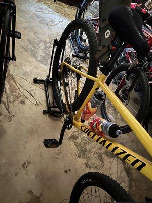 2022 SPECIALIZED ROCKHOPPER COMP "YELLOW "