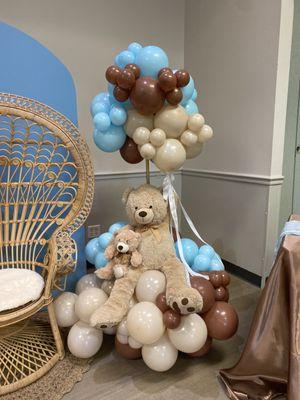 We can "bearly" wait floating teddy bear balloons.