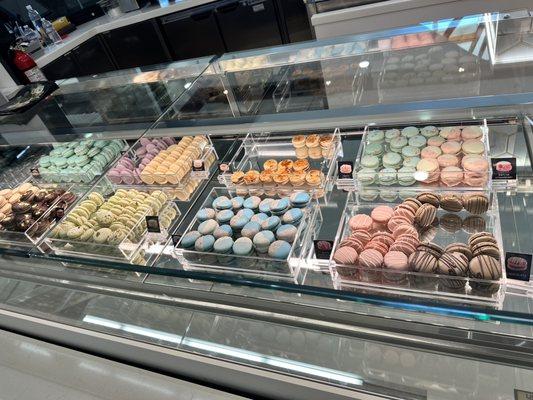 @ Boo macaron bar