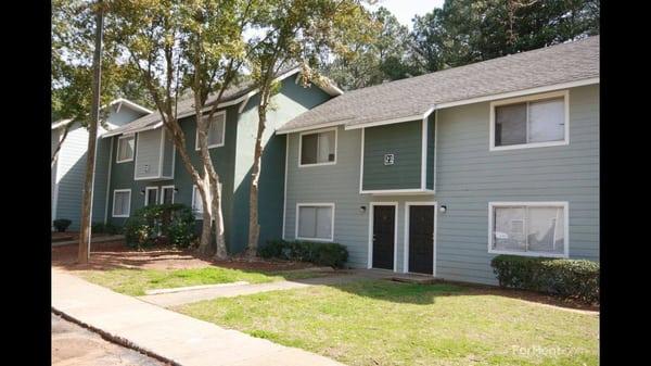 Pineview Apartments