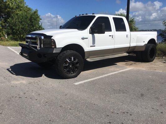 2005 Ford F-350 piece of shit sold by Carisma