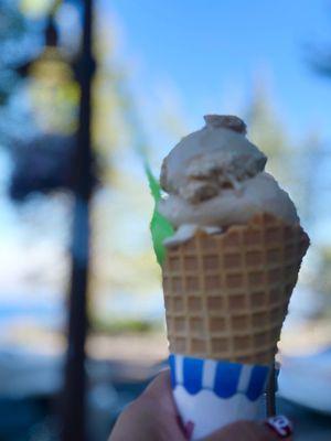 Coffee and rocky road scoops.