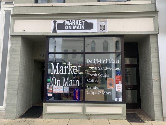 Market on Main's exterior in Racine, WIPick up every day essentials near Racine, WI