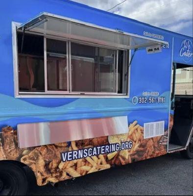 VERN'S CATERING FOOD TRUCK