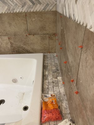 Custom border in bathroom