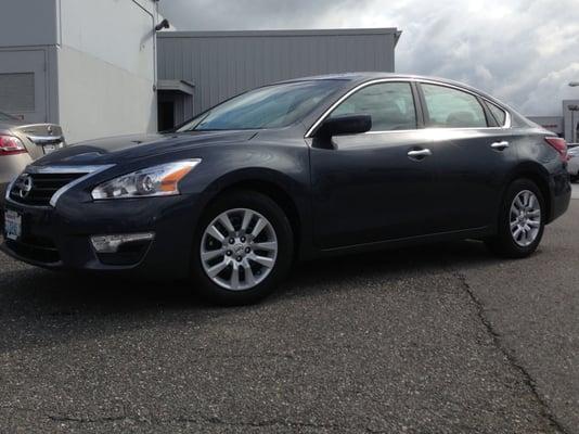 2013 Nissan Altima $32/day