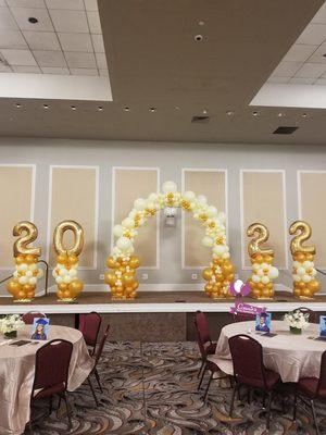 Organic Gold and Ivory 
 Balloon Arch