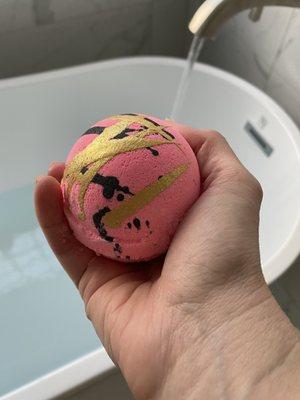 Bubbling Bath Bomb