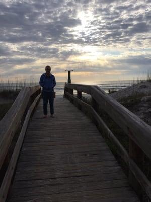 Beach access at 25th Ave South