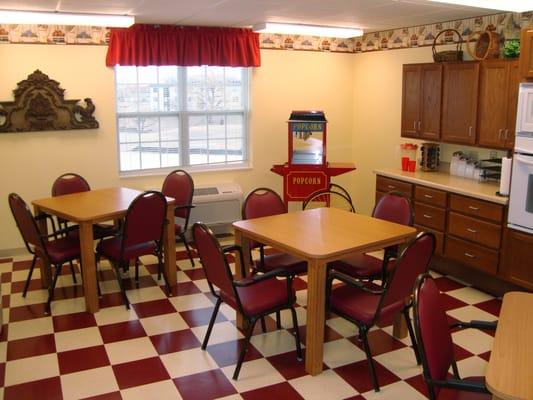 Heritage Woods of Bolingbrook - Activity Room