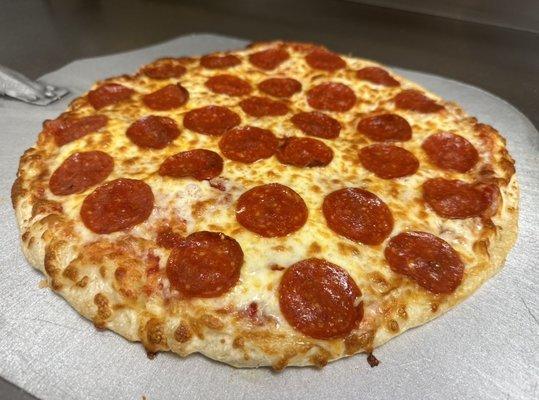 Hand Tossed Pepperoni Pizza