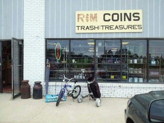 R & M Coins Antiques & Collectibles