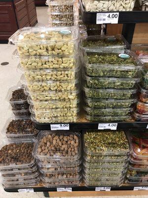 Organic raw cashews $9 for 10oz