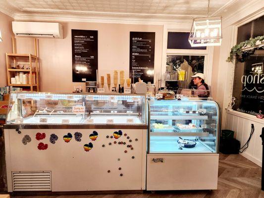 Cute shop with ice cream, baked goods & other treats