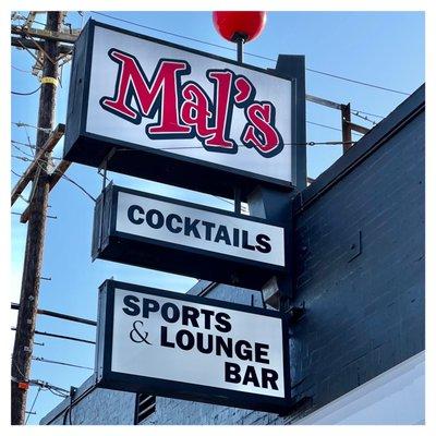 Mal's Bar