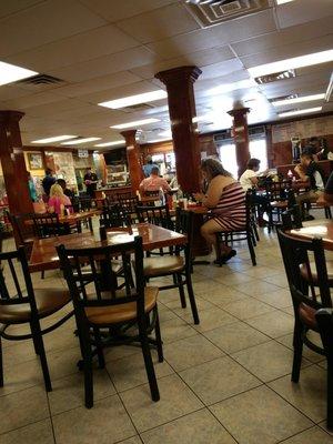 Eddie's has reasonable prices and good food. It gets crowded and crazy during weekday lunch.