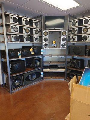 Nobody programs/tunes JL Audio speakers and amps like these guys