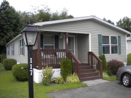 Pristine 3 bedroom, 2 bath manufactured home. SOLD