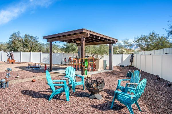 Firepit to enjoy in the evenings as you gaze at the stars.