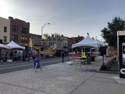 vendors packing up