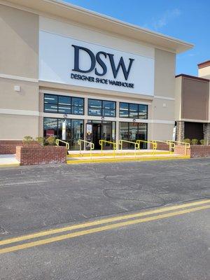 DSW Designer Shoe Warehouse