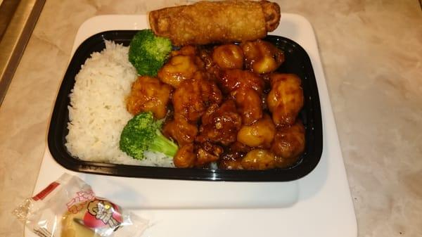 General Tso Chicken dinner combo w/white rice