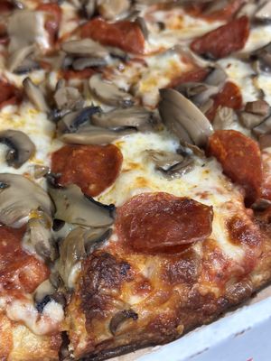 High quality, fresh ingredients make this pizza one of our favs!